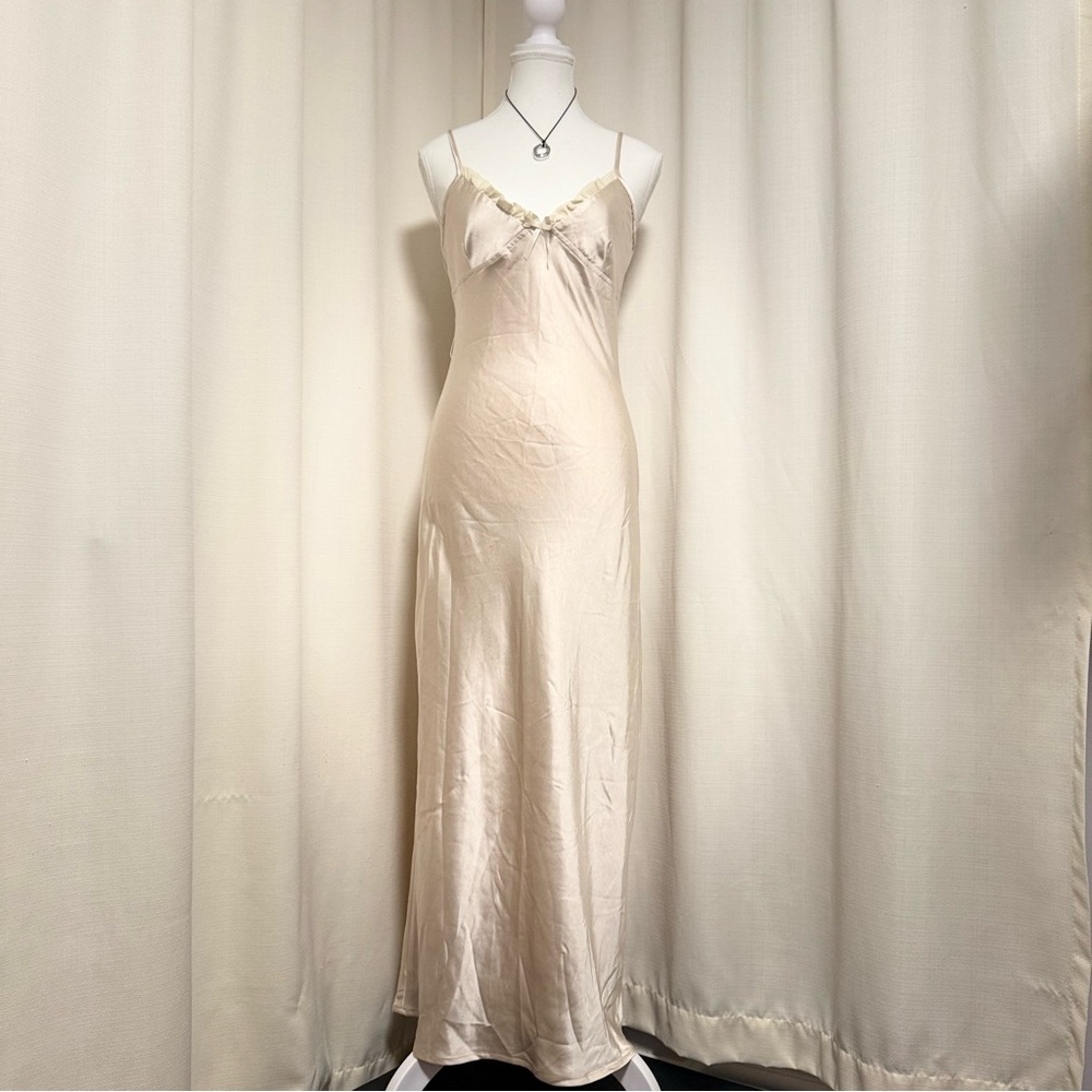 Motel Rocks Cream Maxi Dress - Picture 4 of 9
